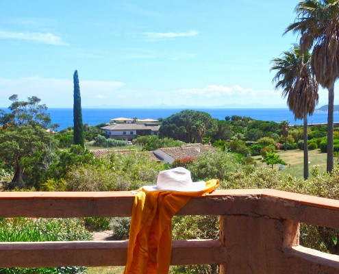 Balcon de la mini villa avec vue sur Palombaggia et la Sardaigne
